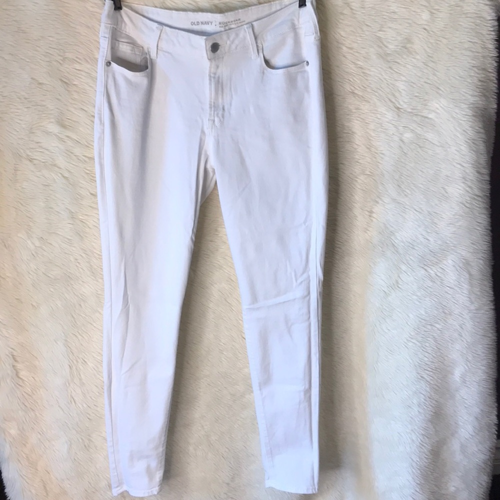 WHITE JEANS WITH ZERO STAINS!